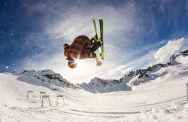 电子竞技平台博彩-萨拉赫回归赛场，势不可挡首场状态亮眼，尤文图斯观众沸腾！